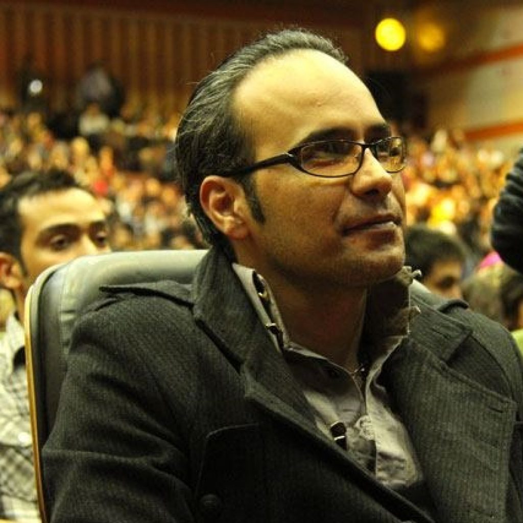 دانلود آهنگ شهرام شکوهی به نام بخند میخوامت دانلود آهنگ شهرام شکوهی به نام بخند میخوامت
