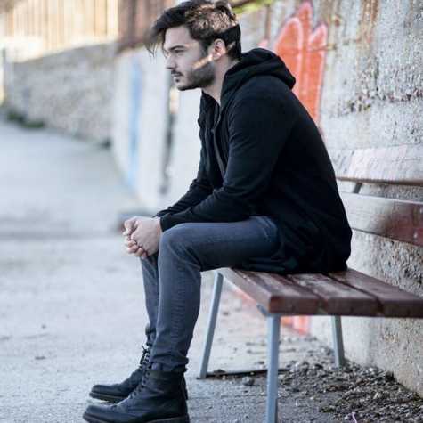 دانلود آهنگ الیاس یالچینتاش چوک یالنیزیم