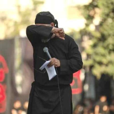 دانلود مداحی حاج محمود کریمی کفنم برا ببر ولی طفل بی کفن را