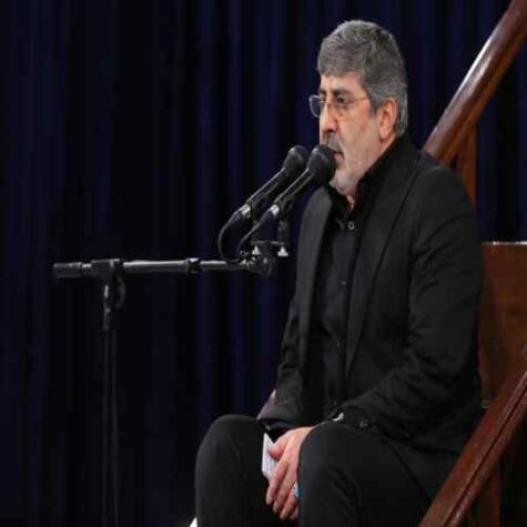 دانلود مداحی محمدرضا طاهری سیاه بودم دلم اشک روضه پاکش کرد