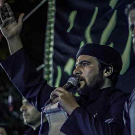 دانلود مداحی حسین عینی فرد مادری بی حاله تو کوچه جنجاله